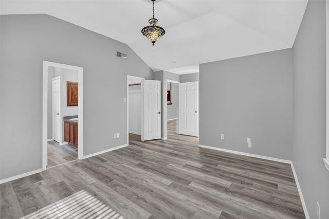 6318 Brookcrest Drive, Arlington, TX 76018