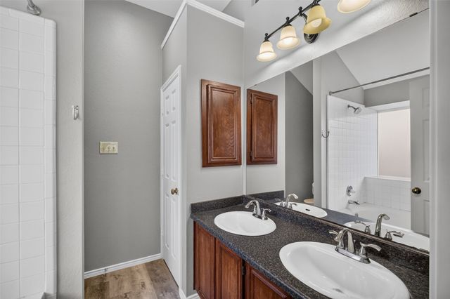 6318 Brookcrest Drive, Arlington, TX 76018