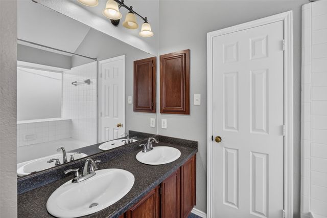 6318 Brookcrest Drive, Arlington, TX 76018