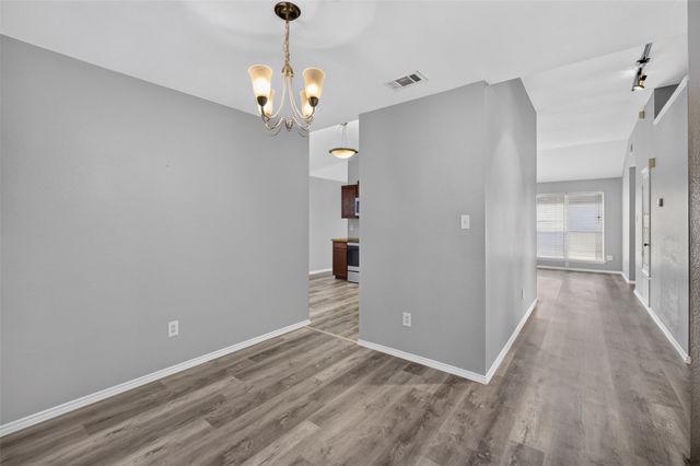 6318 Brookcrest Drive, Arlington, TX 76018