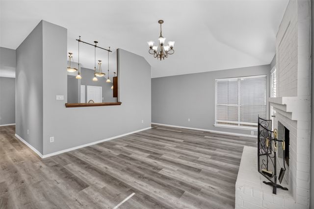 6318 Brookcrest Drive, Arlington, TX 76018