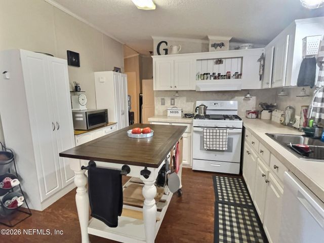 137 BONITA Drive, Palatka, FL 32177