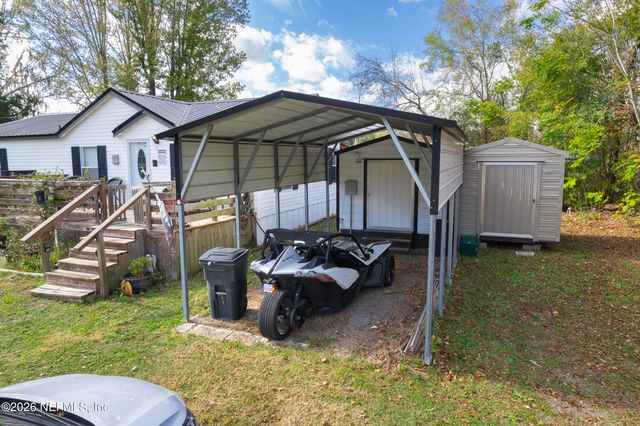 137 BONITA Drive, Palatka, FL 32177