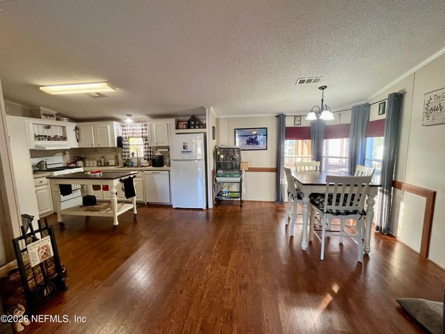 137 BONITA Drive, Palatka, FL 32177