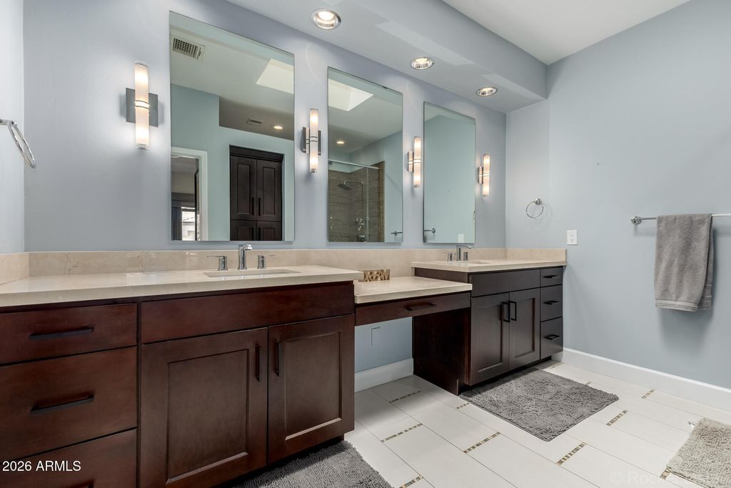 Image 17 of property listing at 7272 E GAINEY RANCH Road 42, Scottsdale, AZ 85258