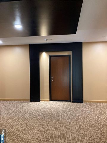 209 Oakdene Place 204, Cliffside Park, NJ 07010