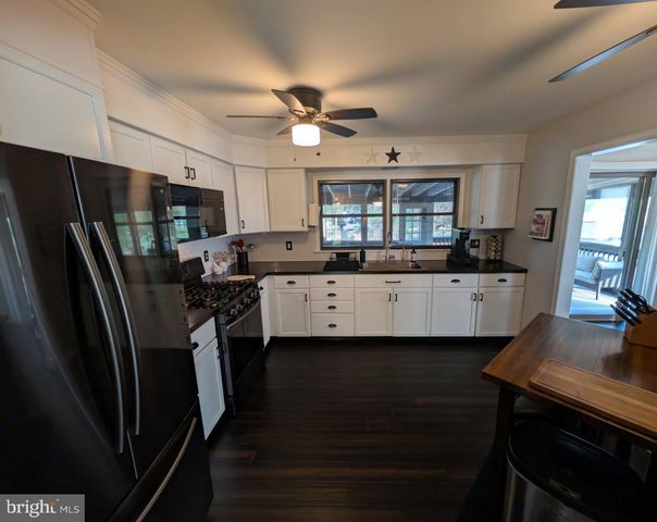 51 S GOLFWOOD AVE, Carneys Point, NJ 08069