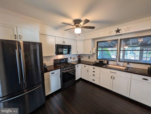 51 S GOLFWOOD AVE, Carneys Point, NJ 08069