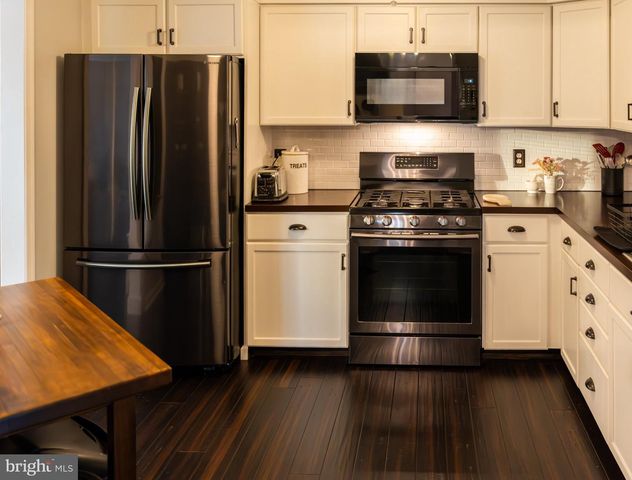 51 S GOLFWOOD AVE, Carneys Point, NJ 08069