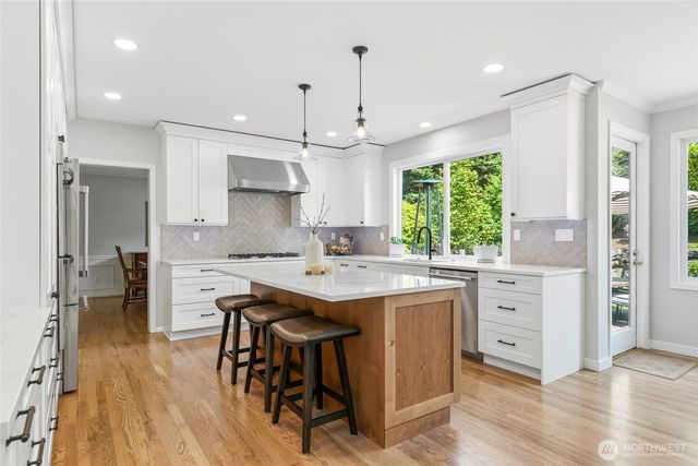 1220 268th Way SE, Sammamish, WA 98075