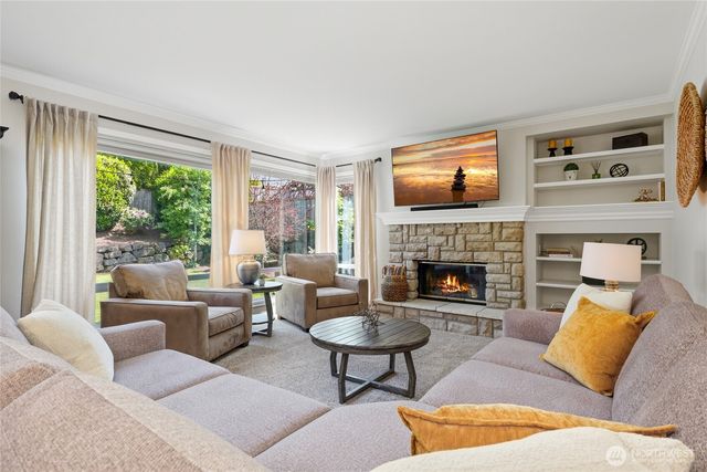 1220 268th Way SE, Sammamish, WA 98075