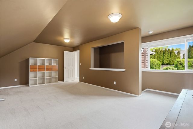 1220 268th Way SE, Sammamish, WA 98075