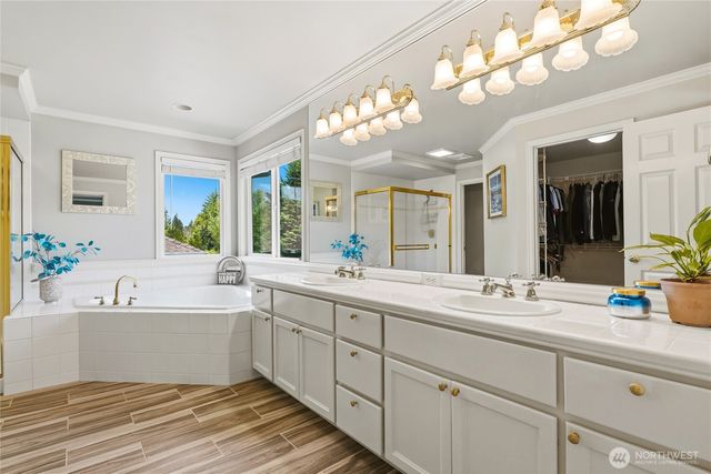 1220 268th Way SE, Sammamish, WA 98075