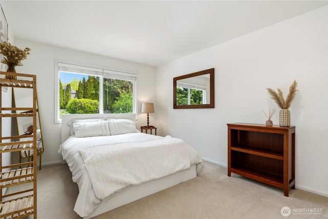 1220 268th Way SE, Sammamish, WA 98075