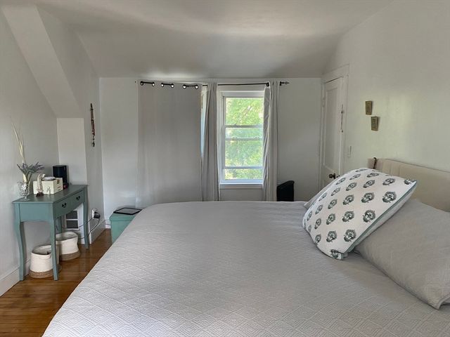 90 Lowell Ave, Haverhill, MA 01832