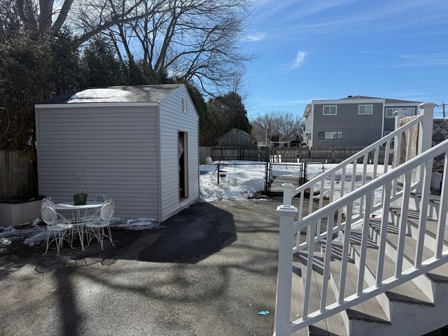 90 Lowell Ave, Haverhill, MA 01832