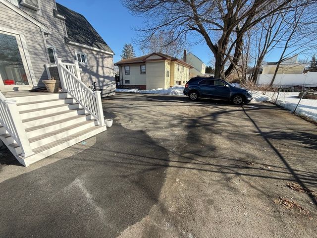 90 Lowell Ave, Haverhill, MA 01832