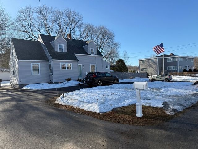 90 Lowell Ave, Haverhill, MA 01832