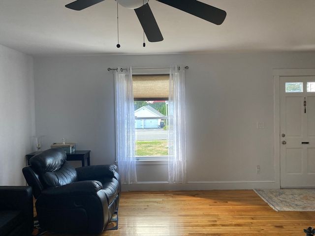 90 Lowell Ave, Haverhill, MA 01832