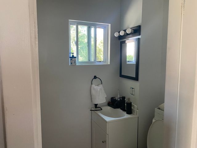 90 Lowell Ave, Haverhill, MA 01832