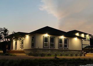 121 Jacob Dearing, Blanco, TX 78606