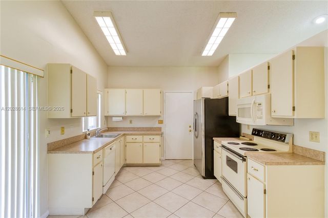 10360 NW 31st Ct, Sunrise, FL 33351