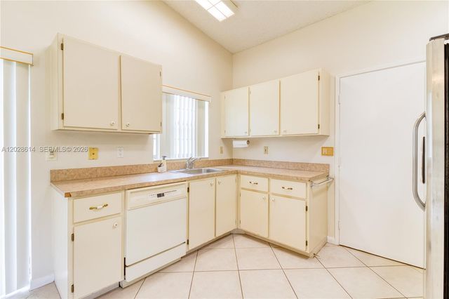 10360 NW 31st Ct, Sunrise, FL 33351