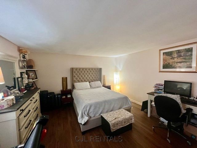 44 Lionel Ave B, Waltham, MA 02452