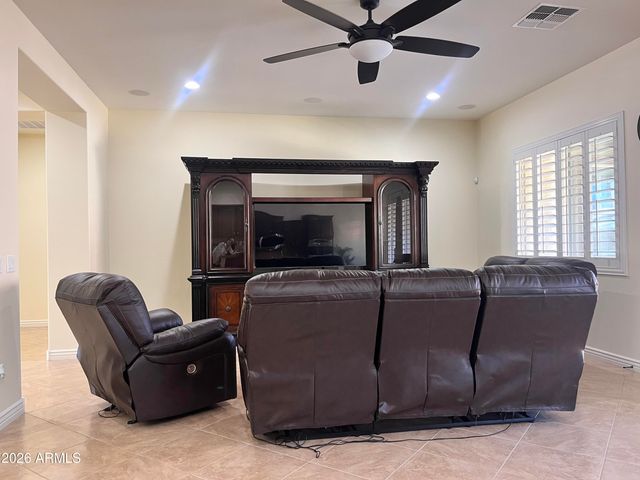 2208 E INDIAN WELLS Drive, Gilbert, AZ 85298