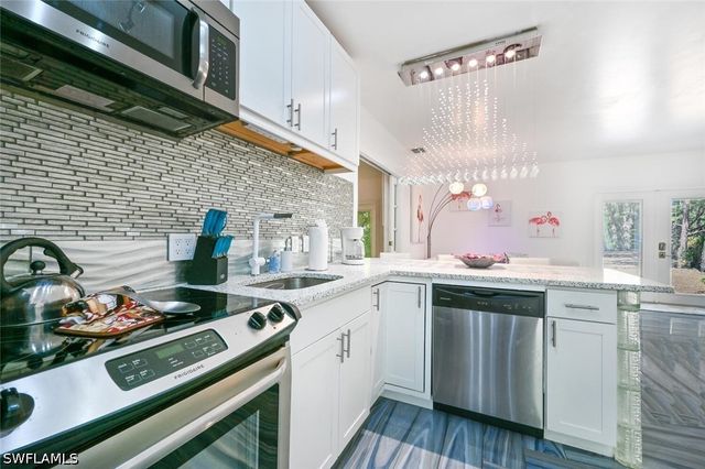 5940 English Oaks LN, Naples, FL 34119