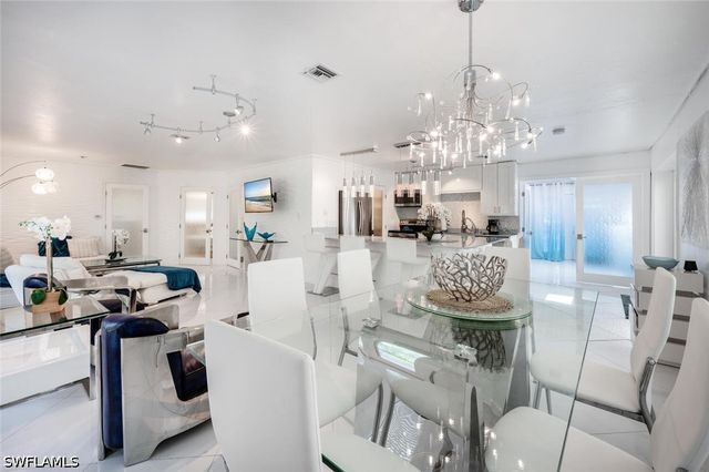 5940 English Oaks LN, Naples, FL 34119