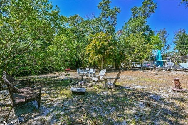 5940 English Oaks LN, Naples, FL 34119