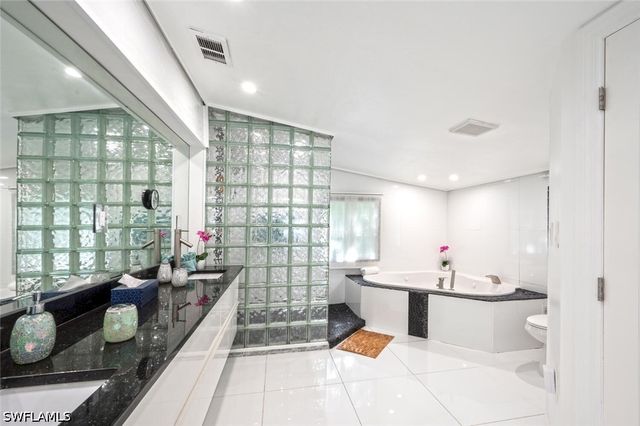5940 English Oaks LN, Naples, FL 34119