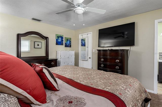 6232 33RD AVENUE N, St Petersburg, FL 33710