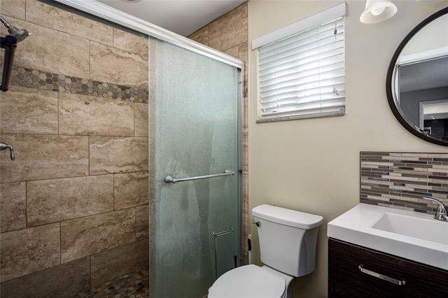 6232 33RD AVENUE N, St Petersburg, FL 33710