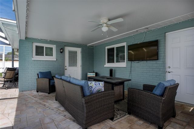 6232 33RD AVENUE N, St Petersburg, FL 33710