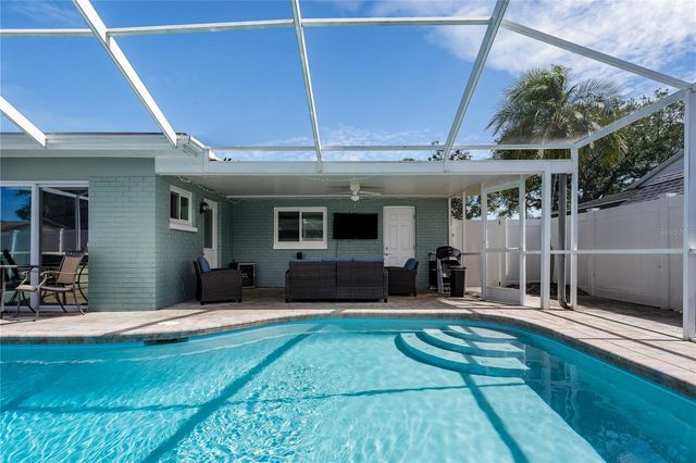 6232 33RD AVENUE N, St Petersburg, FL 33710