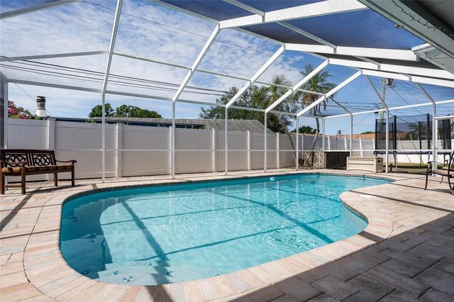 6232 33RD AVENUE N, St Petersburg, FL 33710