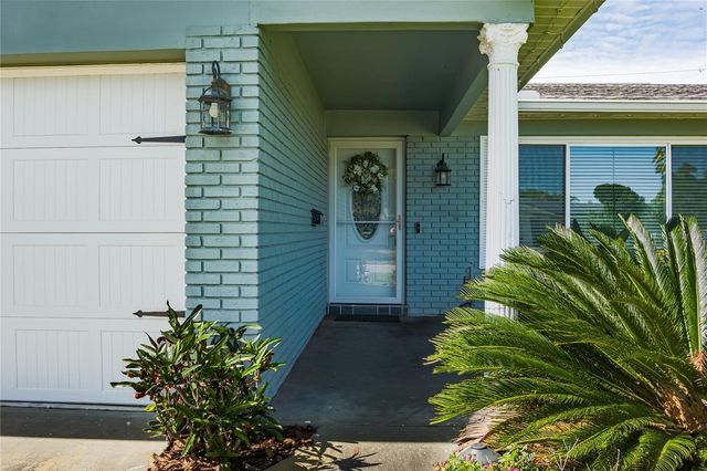 6232 33RD AVENUE N, St Petersburg, FL 33710