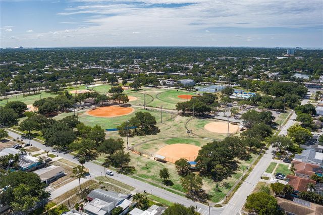 6232 33RD AVENUE N, St Petersburg, FL 33710