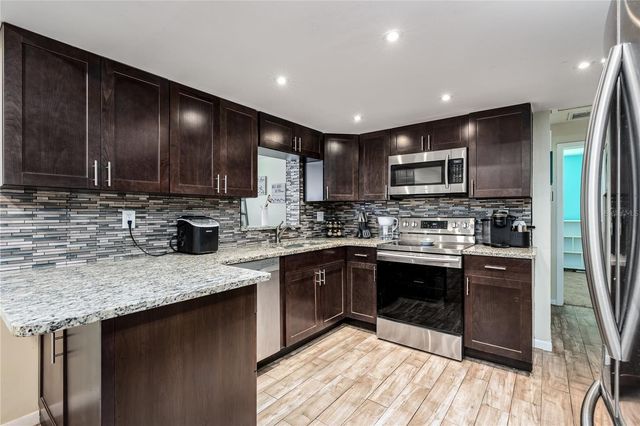 6232 33RD AVENUE N, St Petersburg, FL 33710