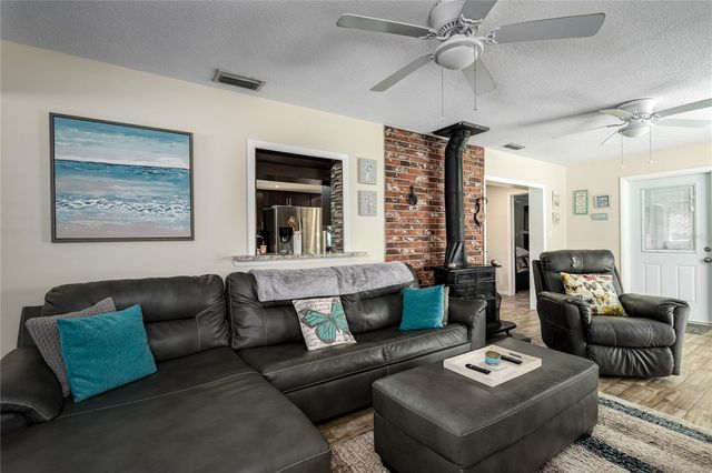 6232 33RD AVENUE N, St Petersburg, FL 33710