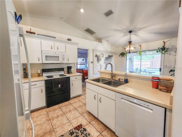 50 WHISPERING PINE DRIVE, Palm Coast, FL 32164