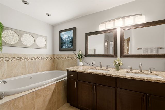 2 Arbol Grande, Santa Fe, NM 87506