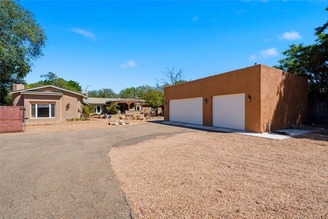 2 Arbol Grande, Santa Fe, NM 87506
