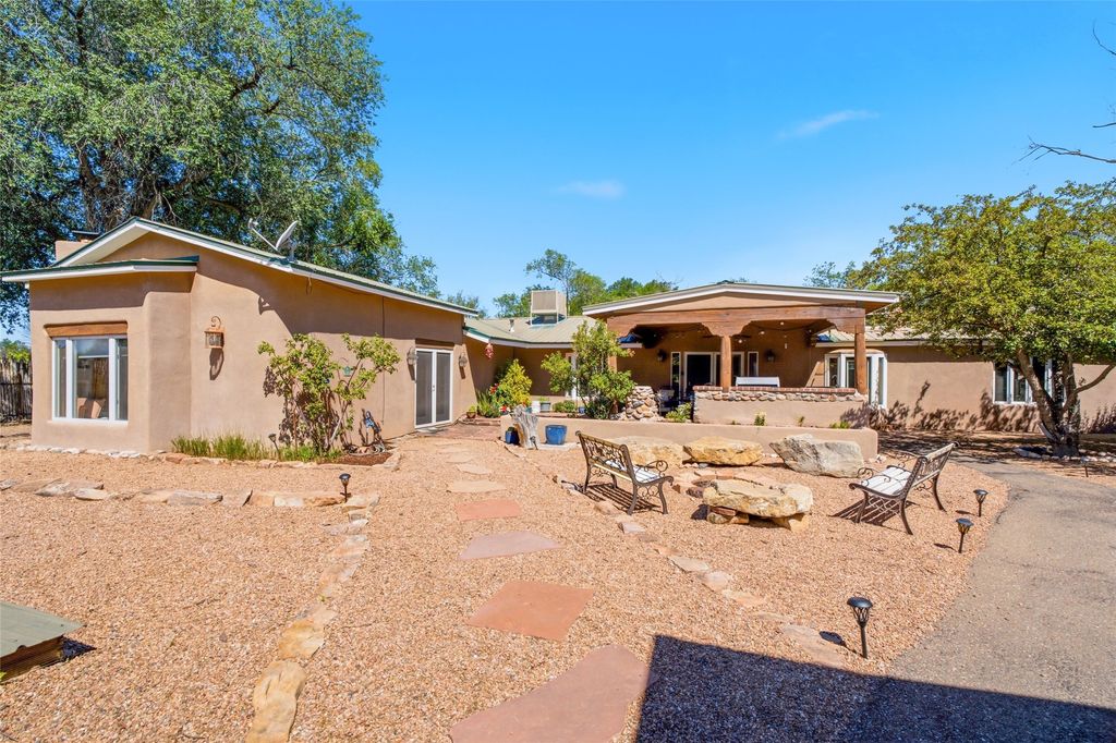 2 Arbol Grande, Santa Fe, NM 87506
