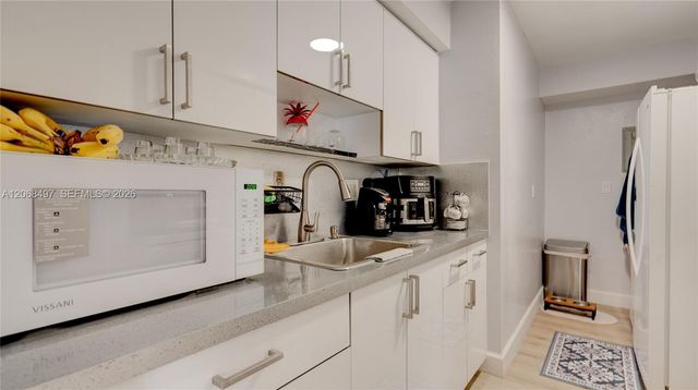 7226 SW 94th Place F8, Miami, FL 33173