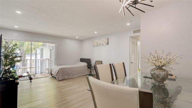 7226 SW 94th Place F8, Miami, FL 33173