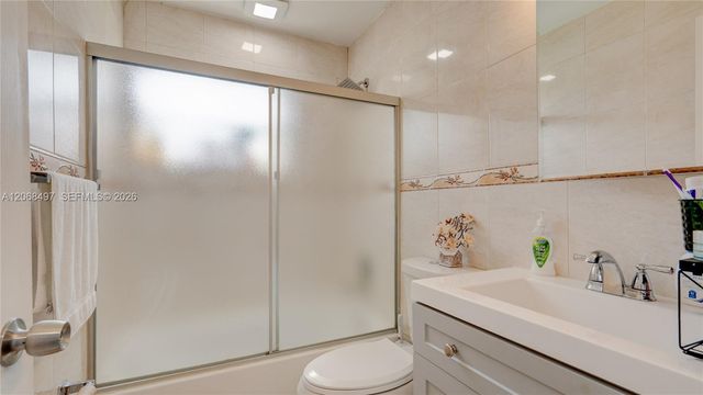 7226 SW 94th Place F8, Miami, FL 33173