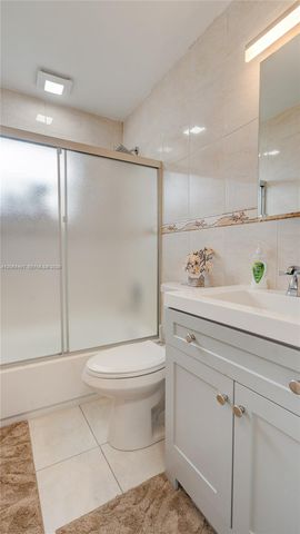 7226 SW 94th Place F8, Miami, FL 33173